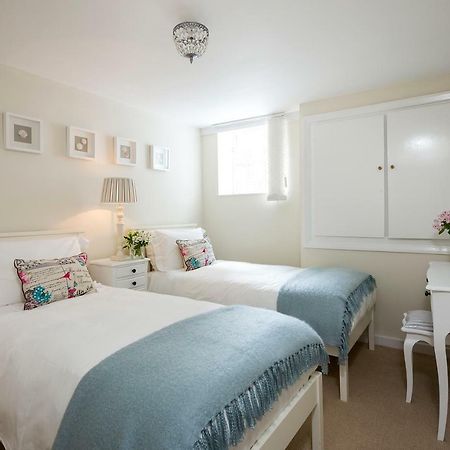 Albany Apartment Уитби Екстериор снимка