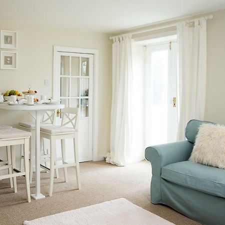 Albany Apartment Уитби Екстериор снимка