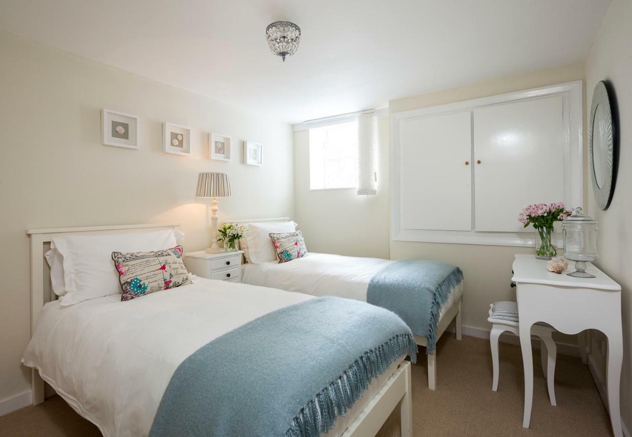 Albany Apartment Уитби Екстериор снимка