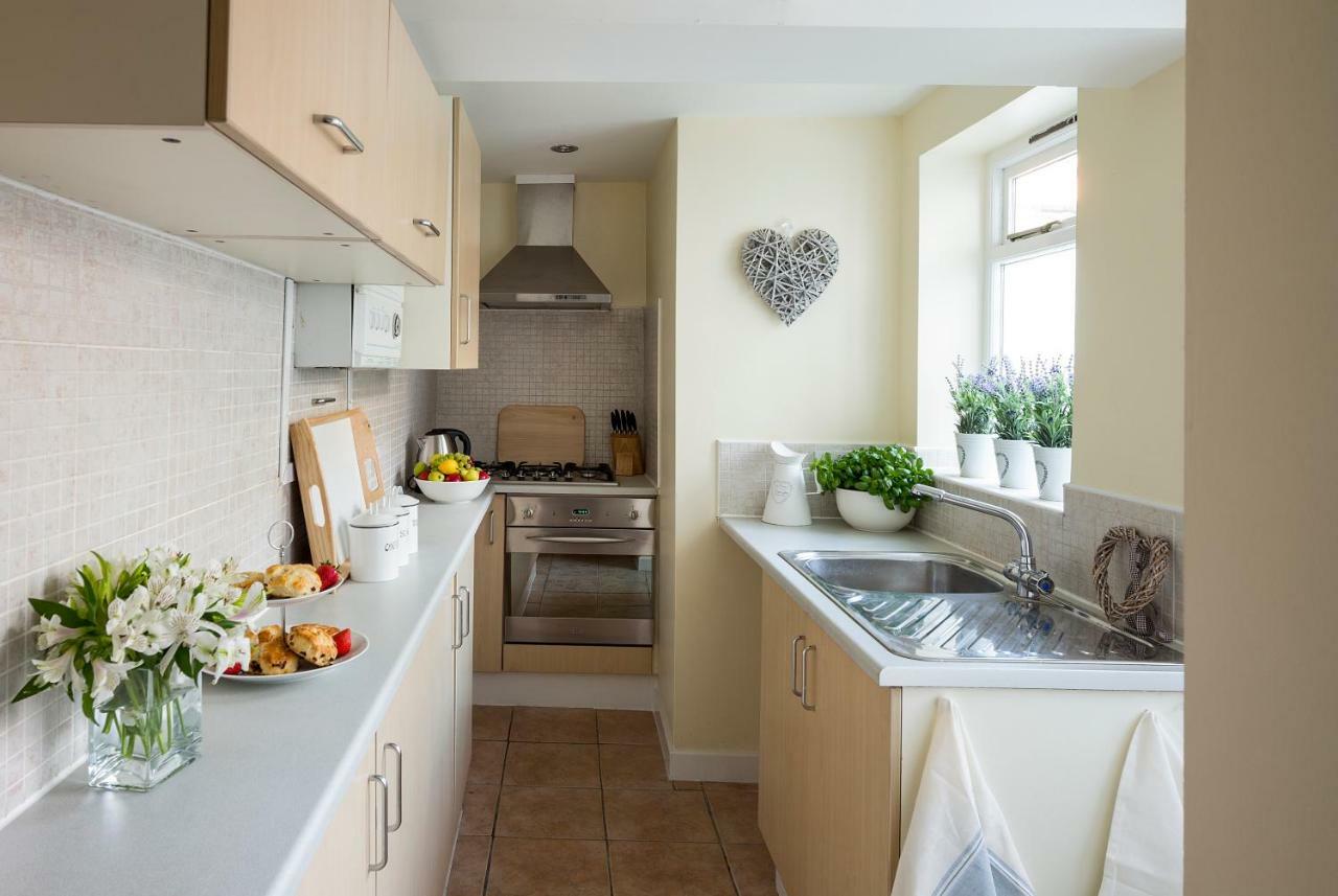 Albany Apartment Уитби Екстериор снимка